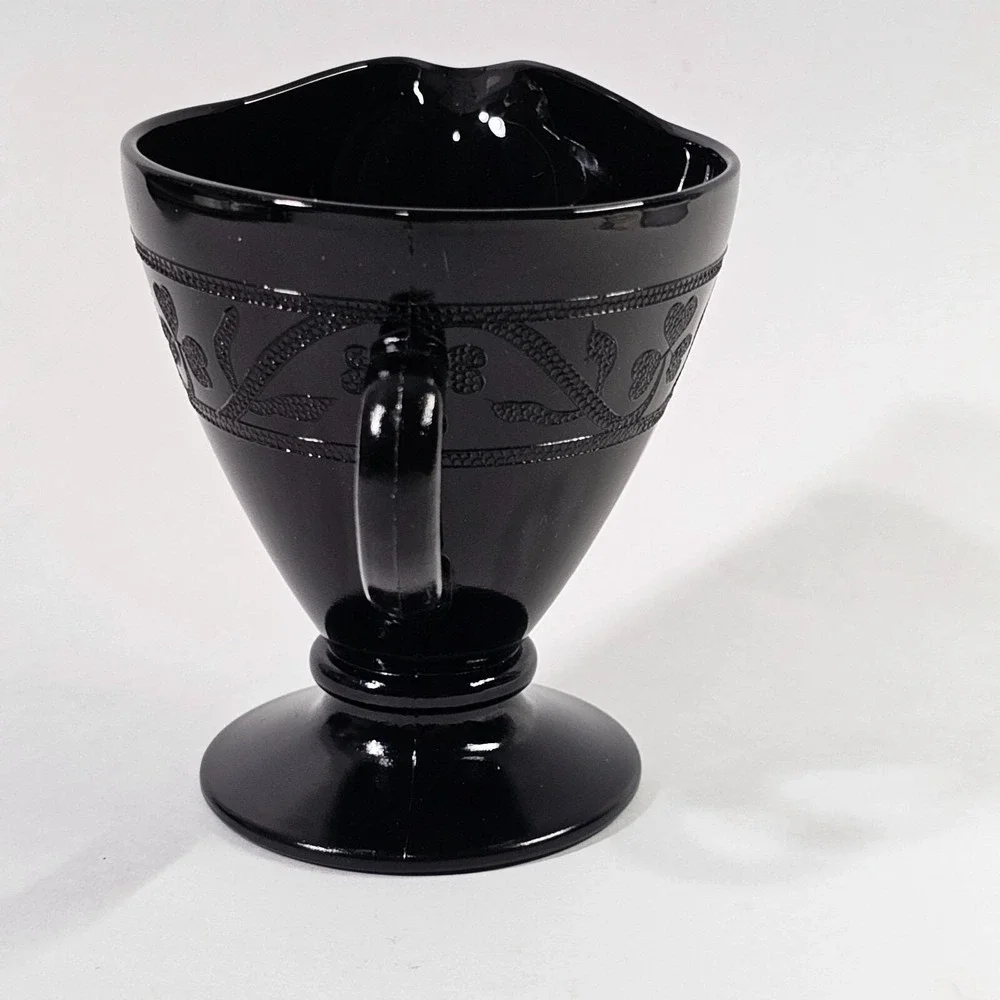 Hazel Atlas Creamer‎ Cloverleaf Black Amethyst 3.5